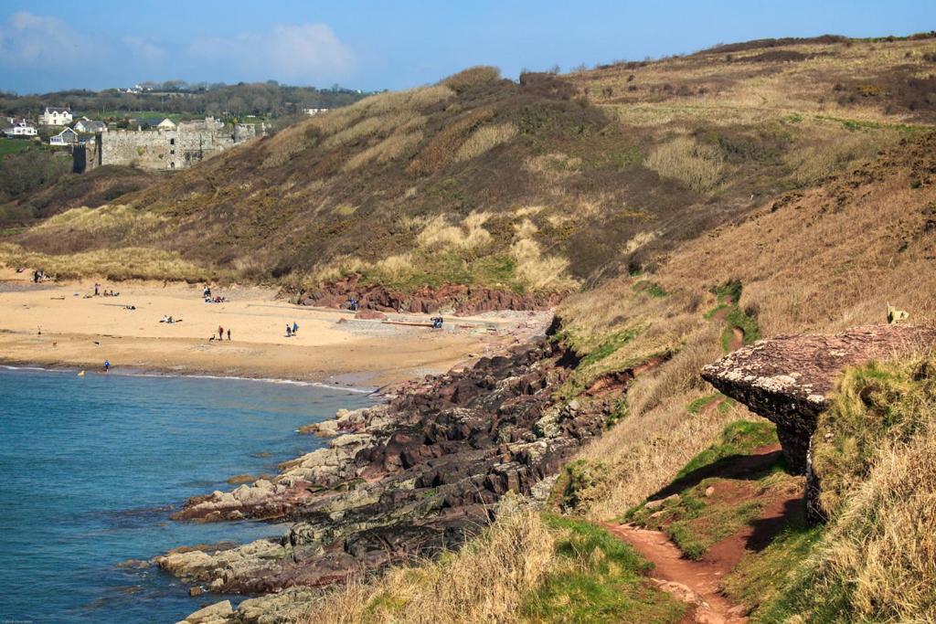 The Rum Shack Manorbier Castle Inn Exterior photo